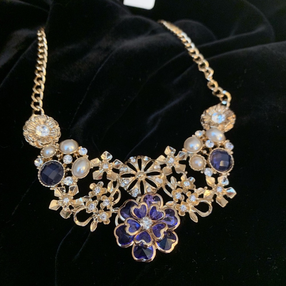 Never Worn Brand New 2028 Jewelry Necklace!